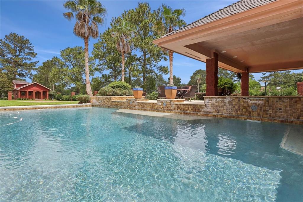 Beaumont, Texas, 77707, United States, 6 Bedrooms Bedrooms, ,10 BathroomsBathrooms,Residential,Active,1862916