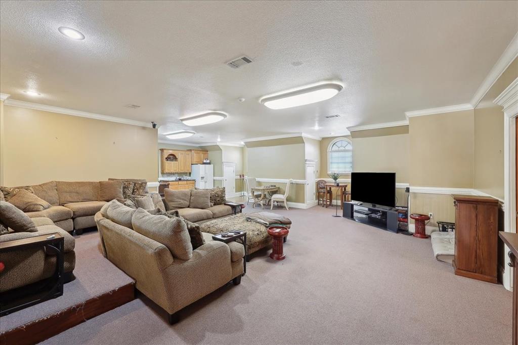 Beaumont, Texas, 77707, United States, 6 Bedrooms Bedrooms, ,10 BathroomsBathrooms,Residential,Active,1862916