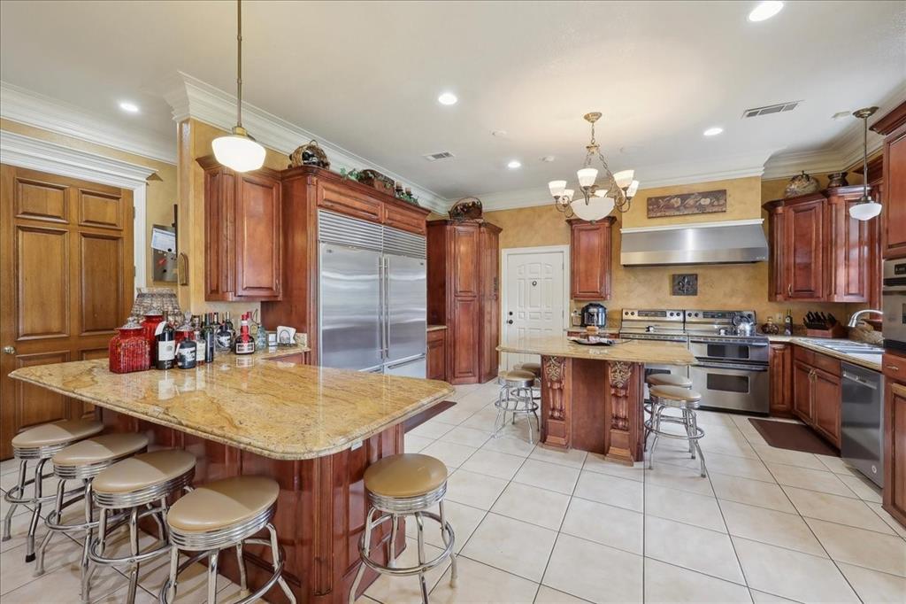 Beaumont, Texas, 77707, United States, 6 Bedrooms Bedrooms, ,10 BathroomsBathrooms,Residential,Active,1862916
