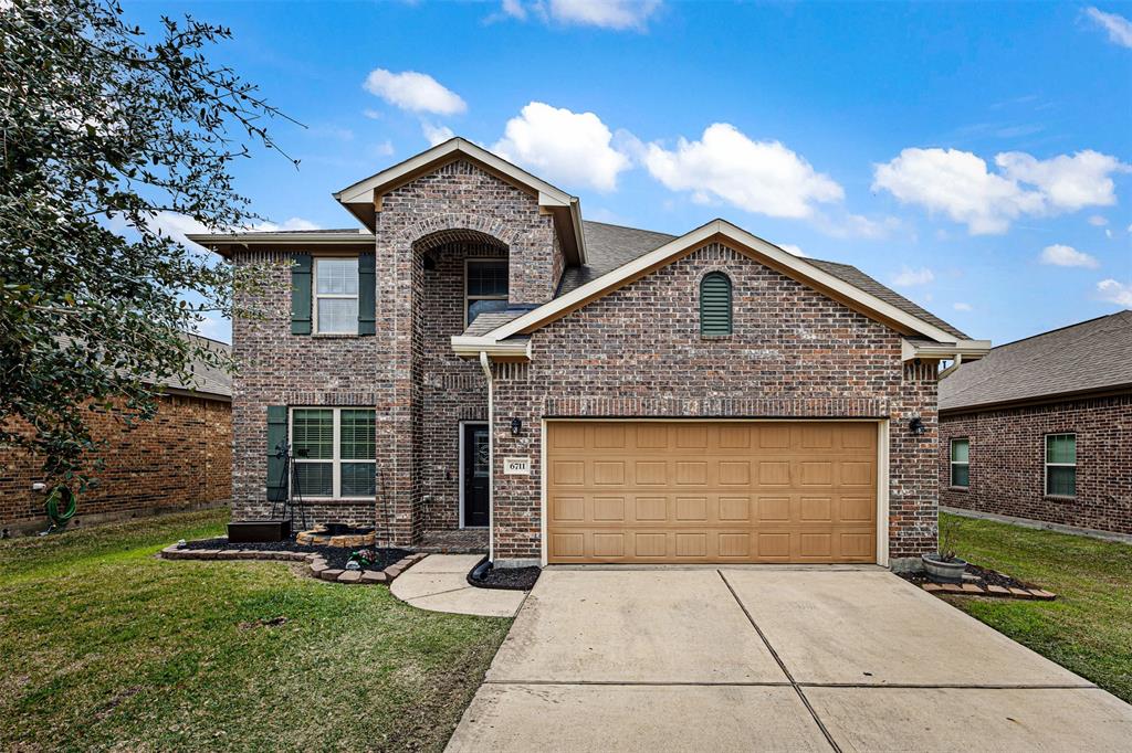 6711 Hunters Trace Lane, Baytown, Texas image 3