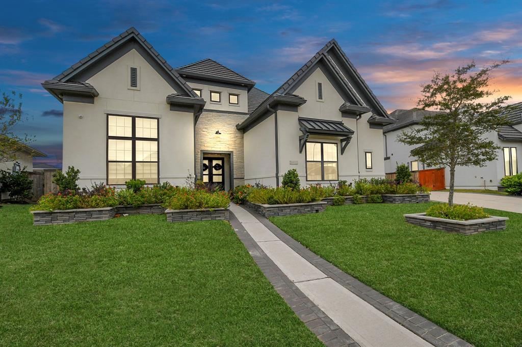 5910 Resuriz Lane