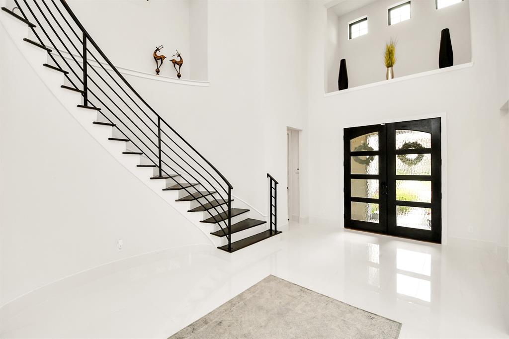 5910 Resuriz Lane