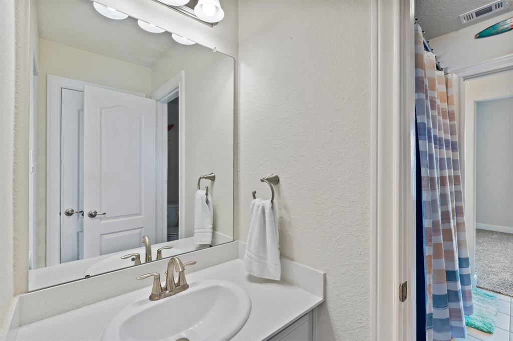 202 Bentwater Lane, Clute, Texas image 34
