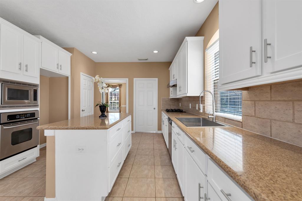 26 Oakmont Court, Jersey Village, Texas image 16