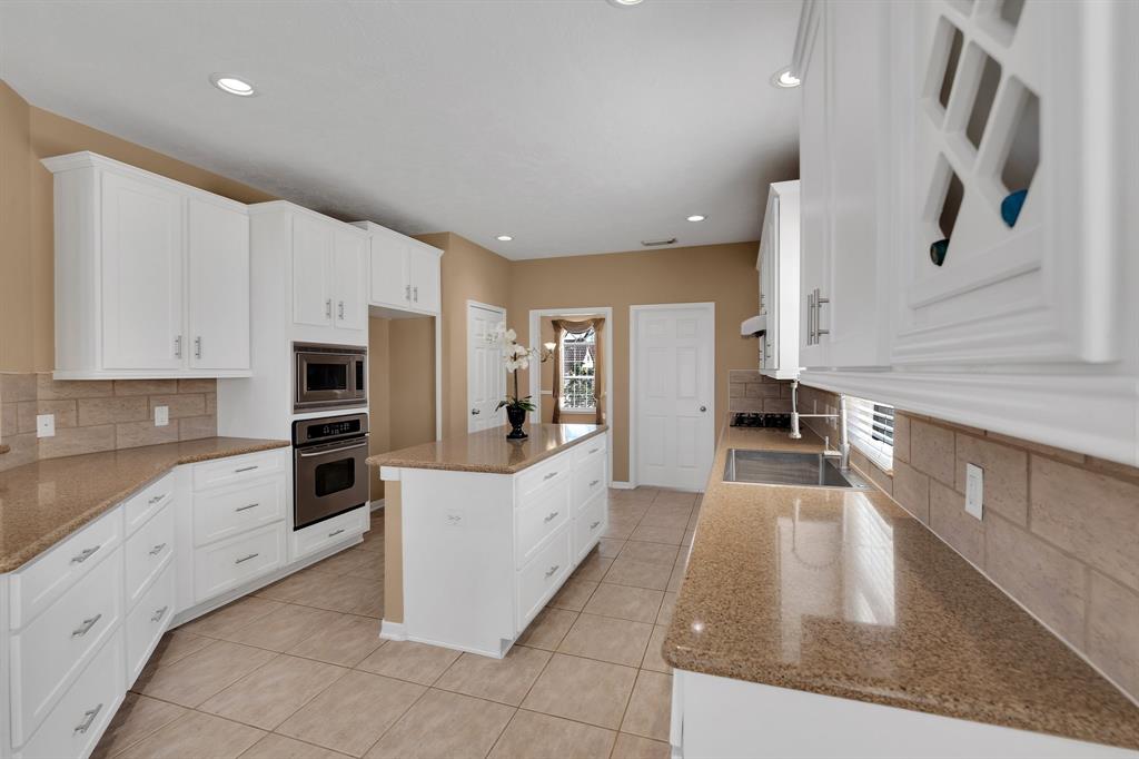 26 Oakmont Court, Jersey Village, Texas image 15