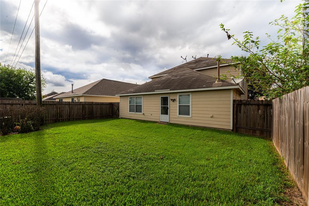 9414 Delicado Drive, Humble, Texas image 4