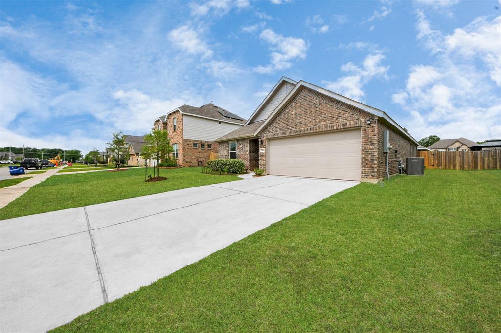 7020 Terra Lane, Manvel, Texas image 3