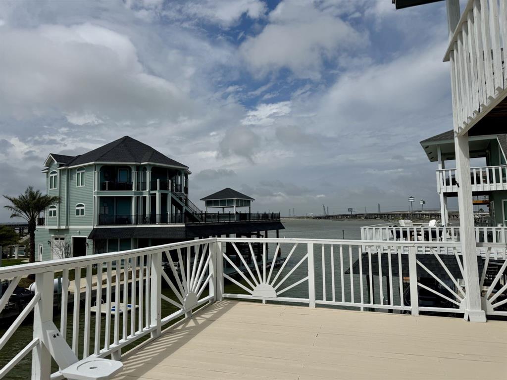 339 Admiral Circle
