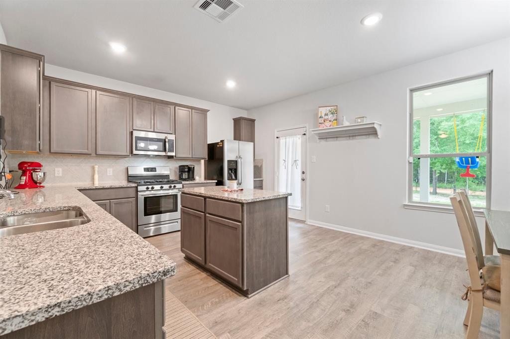 12259 N Chestnut Hills Drive, Conroe, Texas image 10