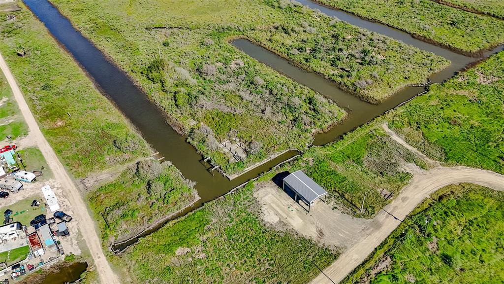 1015 3rd Street, Gilchrist, Texas image 2