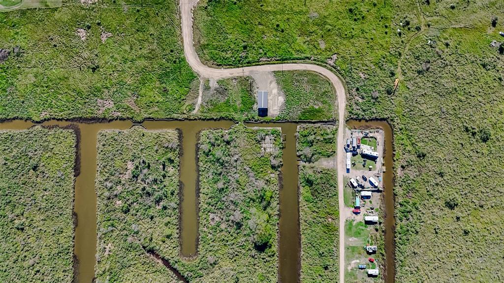 1015 3rd Street, Gilchrist, Texas image 3