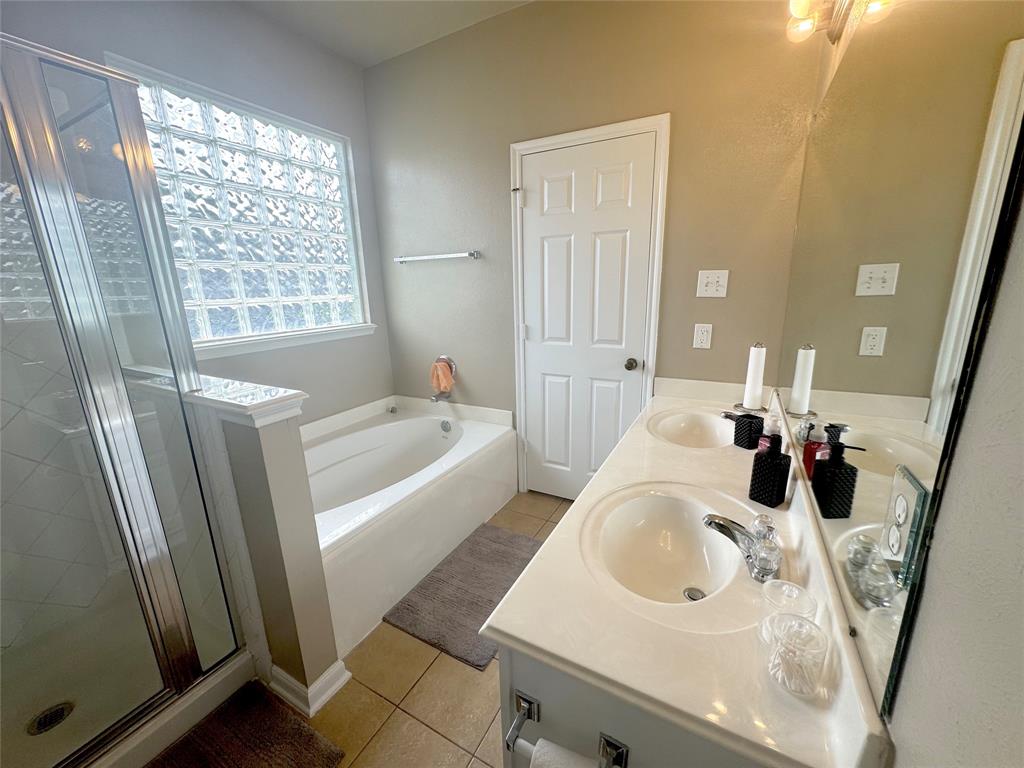 12902 Meadow Springs Drive, Pearland, Texas image 43