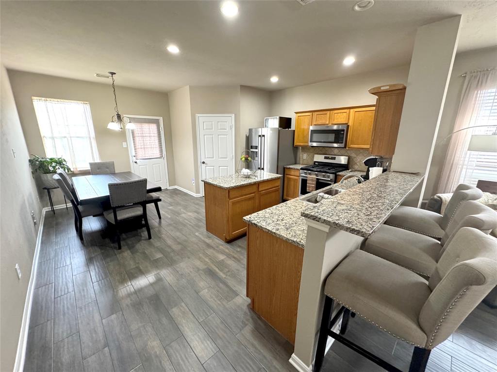12902 Meadow Springs Drive, Pearland, Texas image 14