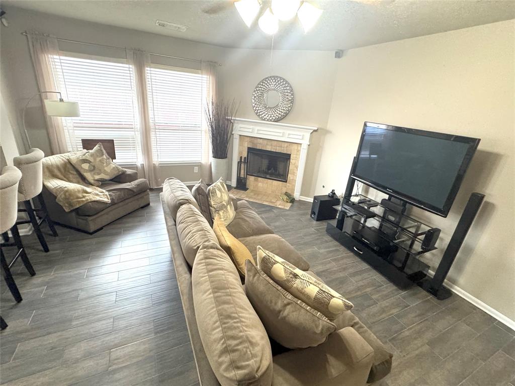 12902 Meadow Springs Drive, Pearland, Texas image 23