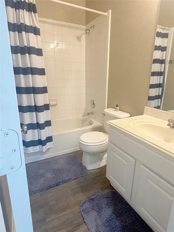 12902 Meadow Springs Drive, Pearland, Texas image 31