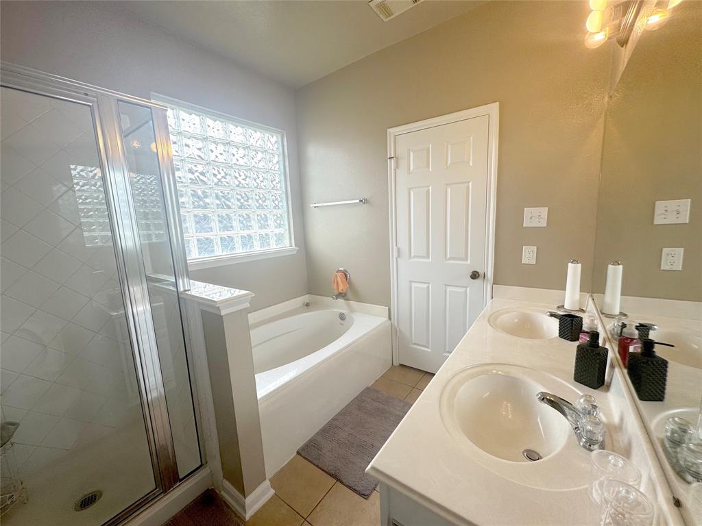 12902 Meadow Springs Drive, Pearland, Texas image 42