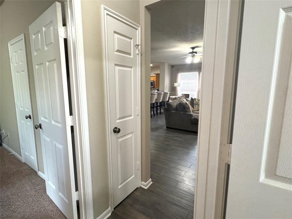 12902 Meadow Springs Drive, Pearland, Texas image 25