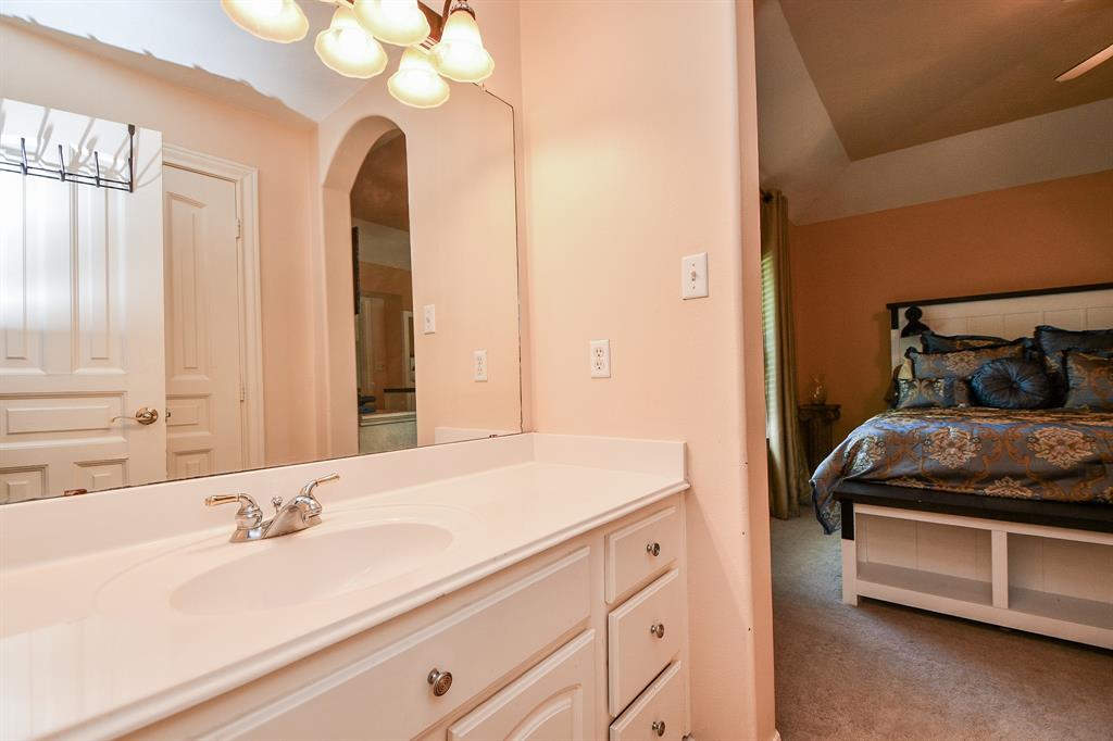 37703 Edgewater Drive, Pinehurst, Texas image 46