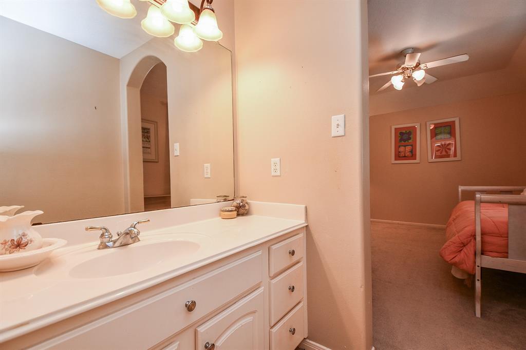 37703 Edgewater Drive, Pinehurst, Texas image 45