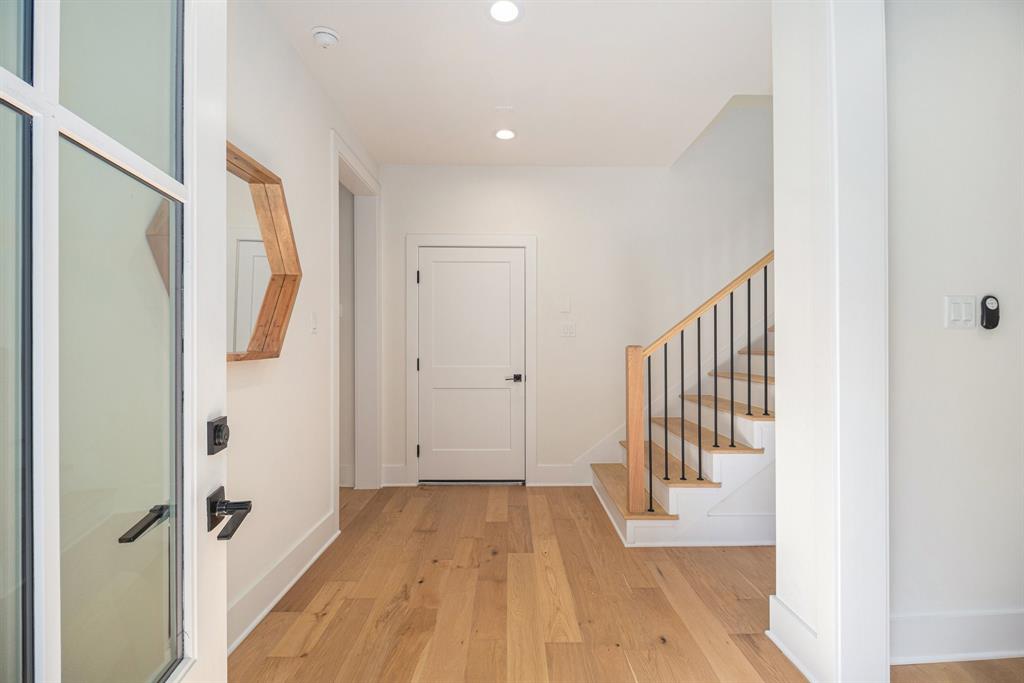 513 E 4th Street, Houston, Texas image 3