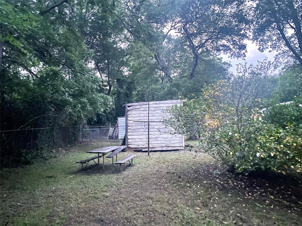 504 E Bell Avenue, Crockett, Texas image 22