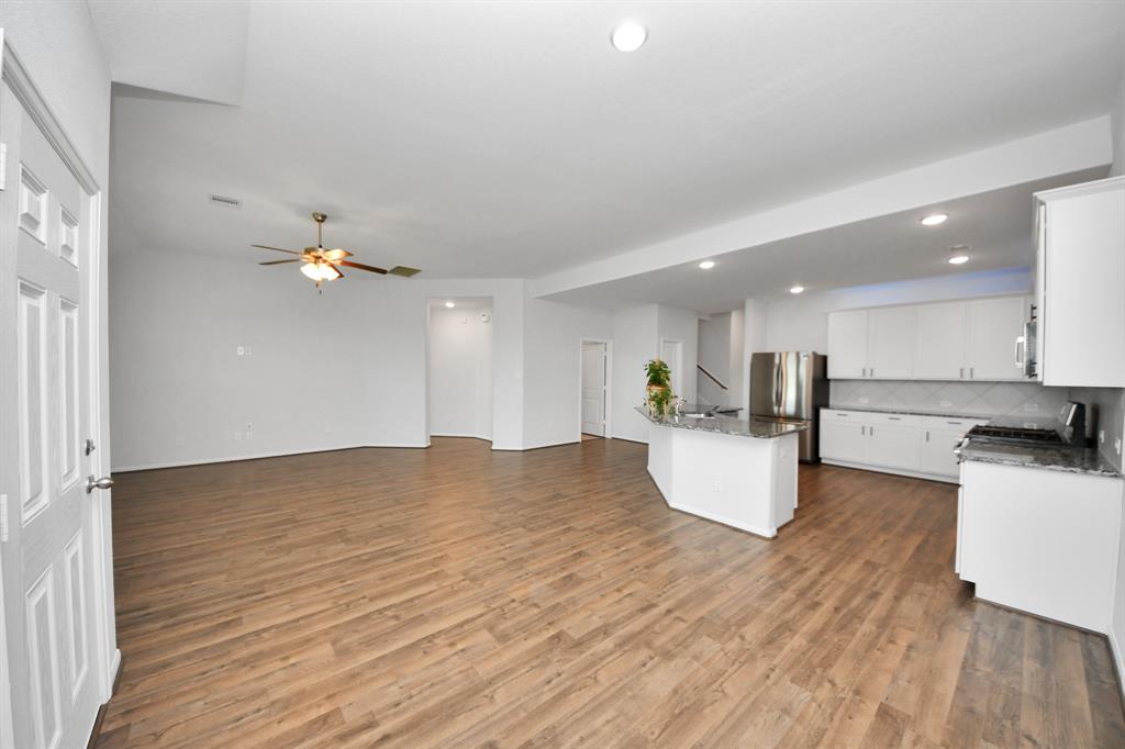 2326 Kelson Cove Drive, La Marque, Texas image 14