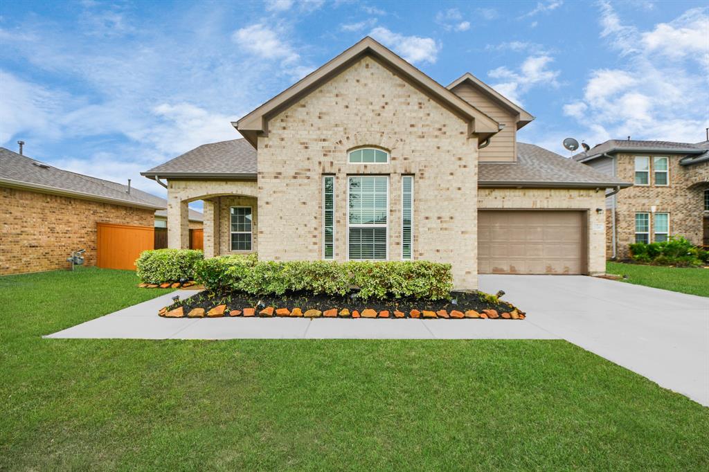 2326 Kelson Cove Drive, La Marque, Texas image 2