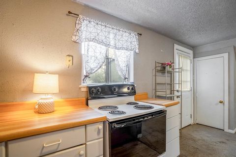 Single Family Residence in Conroe TX 105 Lazy Trail 9.jpg