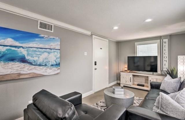 5205 Avenue R 1/2