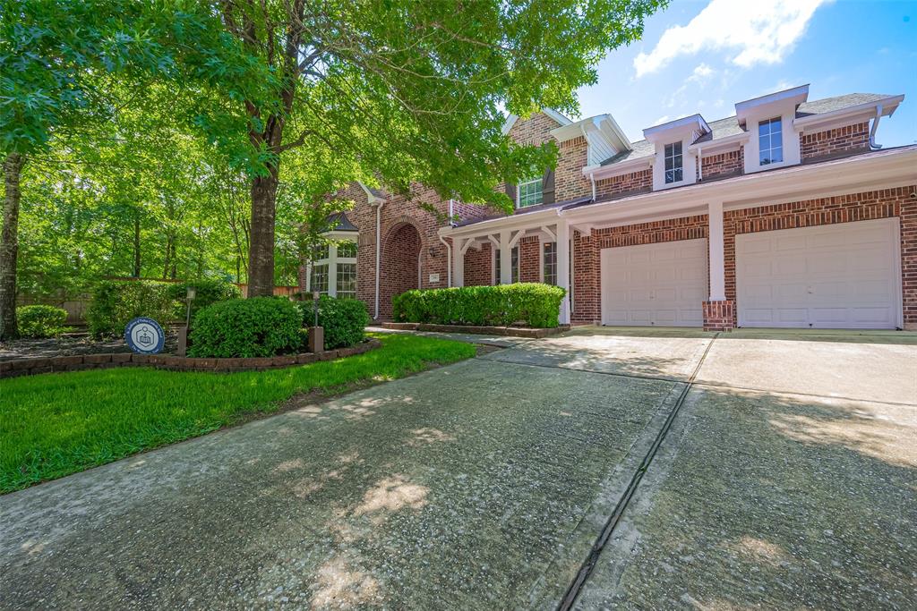 66 Marquise Oaks Place