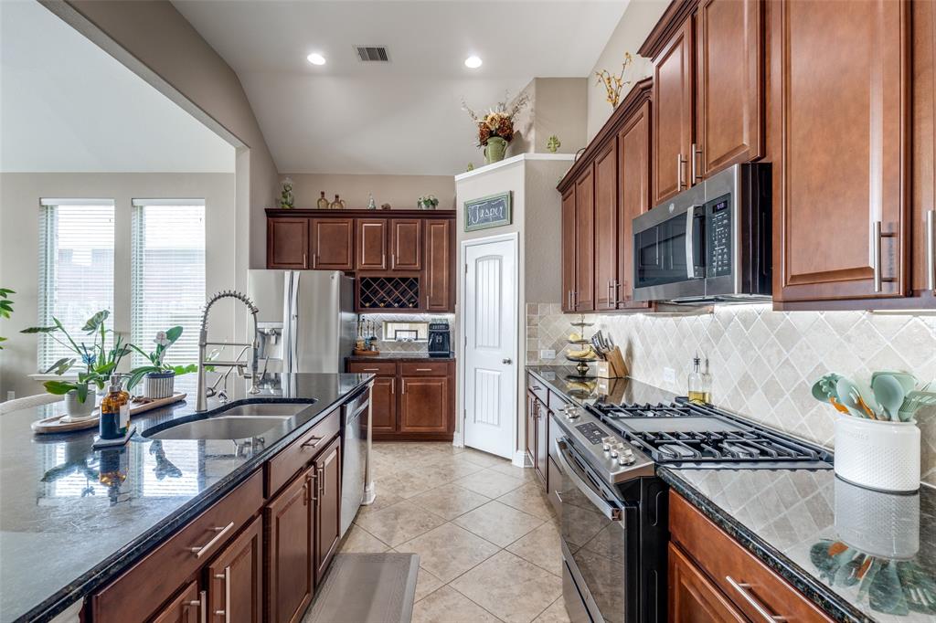 1610 Golden Taylor Drive, Pearland, Texas image 5