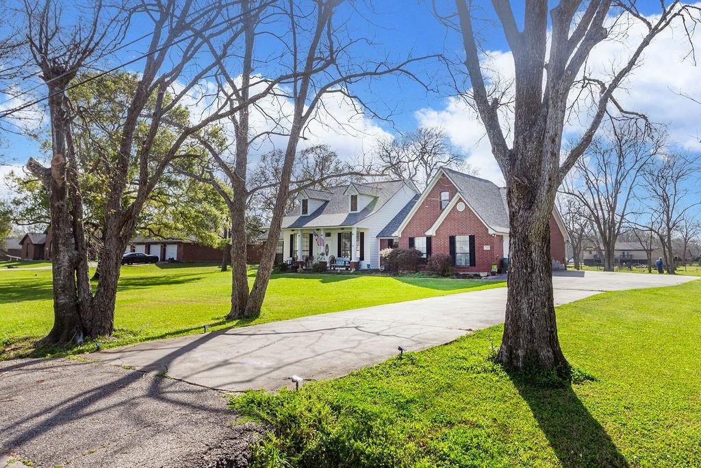 315 County Road 893, Angleton, Texas image 2