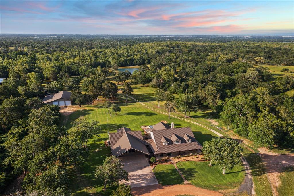 6892 Palm Road, Sealy, Texas image 1
