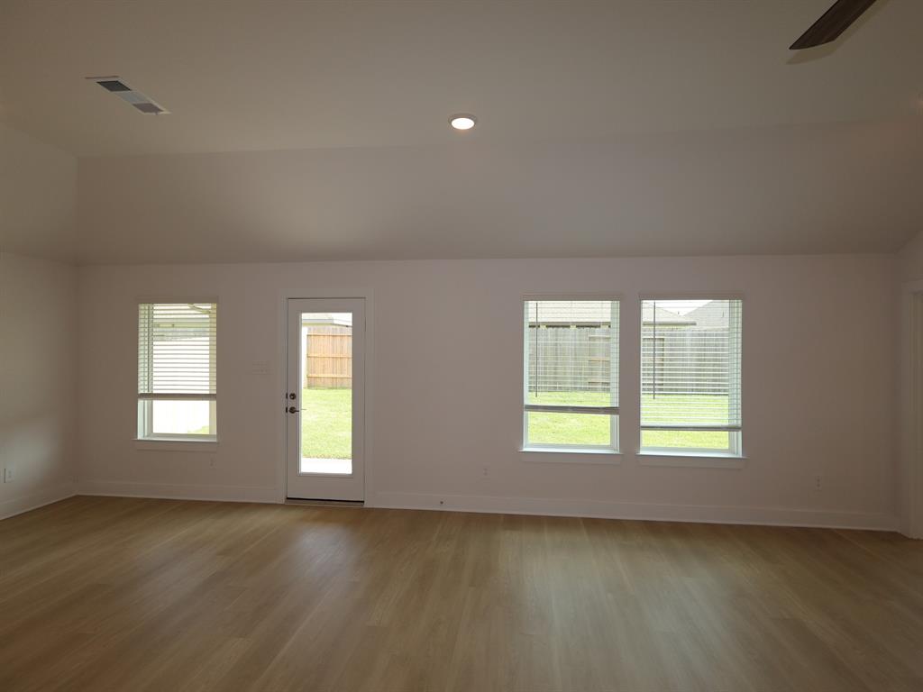 22482 Birchfield Grove Lane, New Caney, Texas image 3