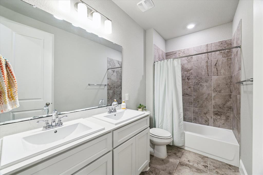 10203 Wylde Point Lane, Missouri City, Texas image 26