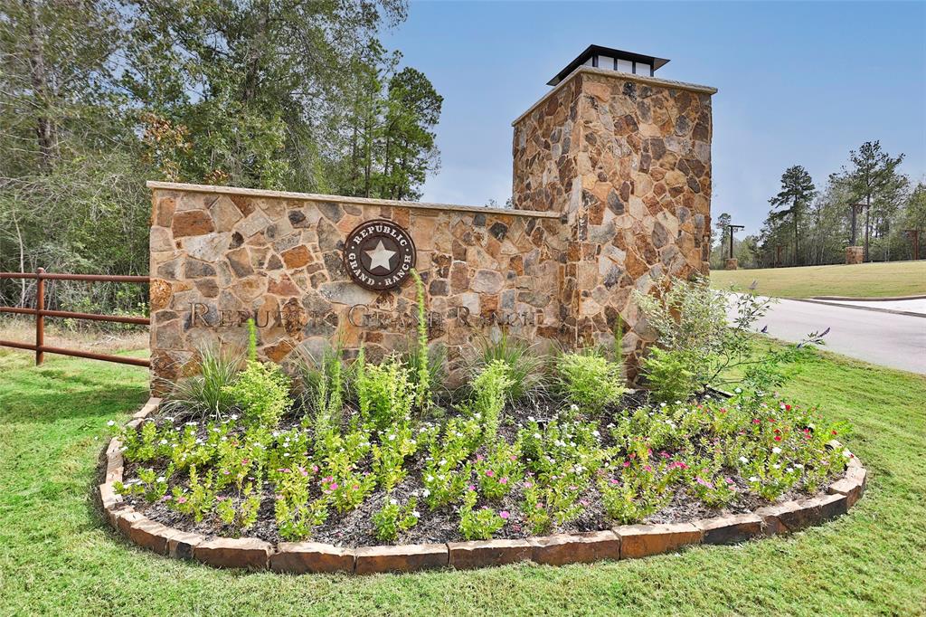 15409 Forest Grove Drive, Willis, Texas image 4
