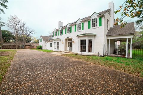 Single Family Residence in Conroe TX 204 Dallas Street.jpg