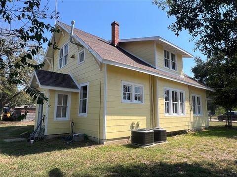 A home in Sealy