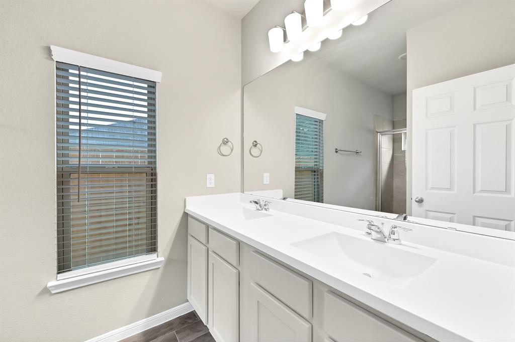 232 Emerald Thicket Lane, Huffman, Texas image 12
