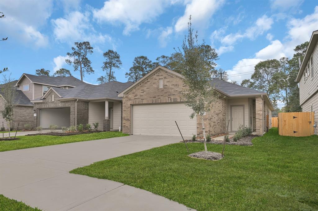 232 Emerald Thicket Lane, Huffman, Texas image 3
