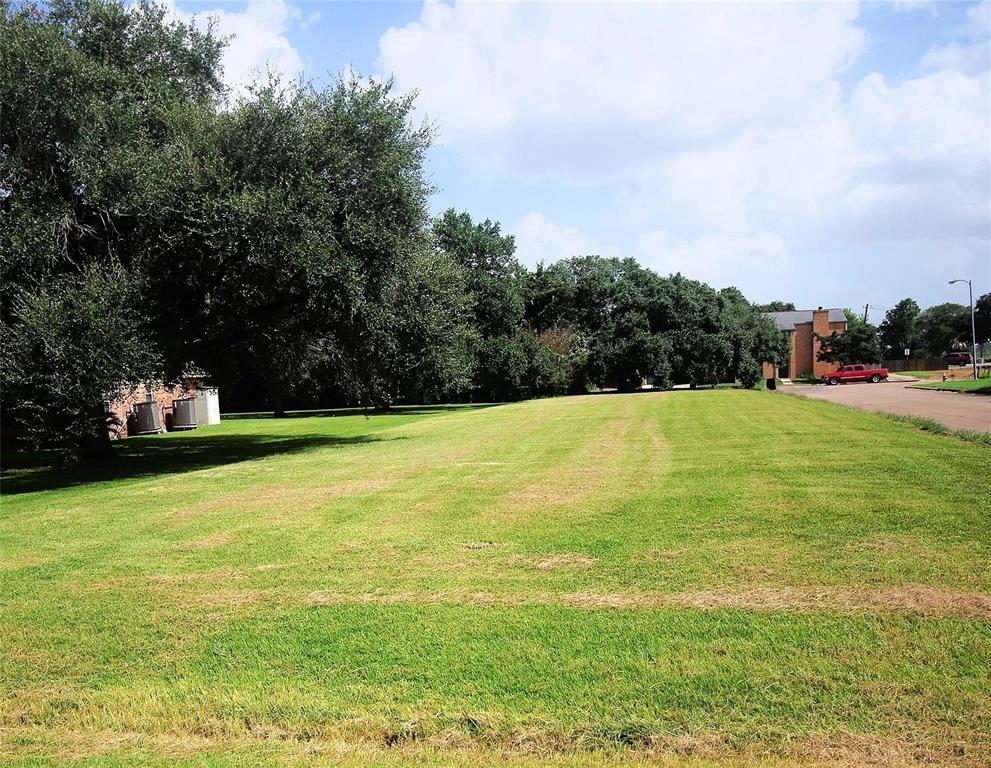 2829 Golf Crest Drive, Wharton, Texas image 1