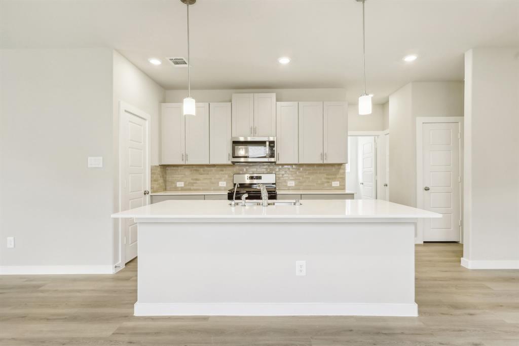 343 Willow Sage Court, Montgomery, Texas image 4