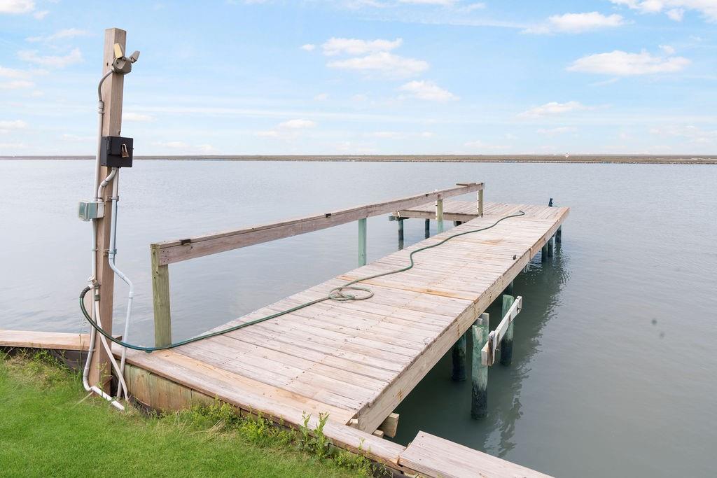 897 Private Road 683, Sargent, Texas image 9