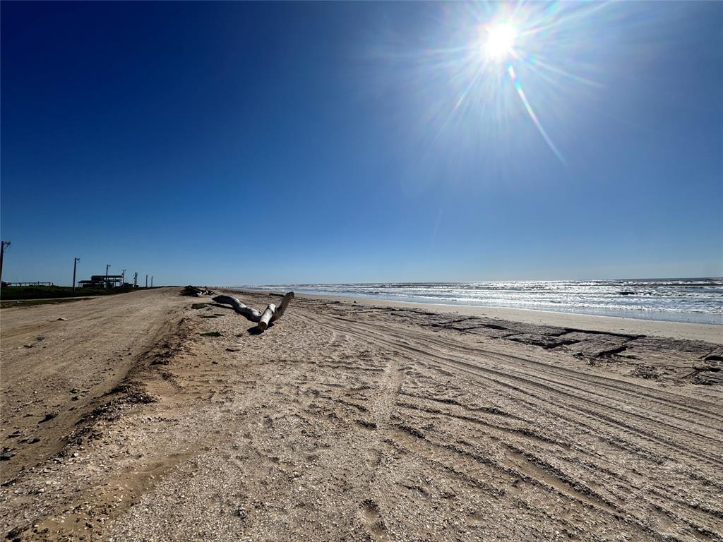 897 Private Road 683, Sargent, Texas image 2