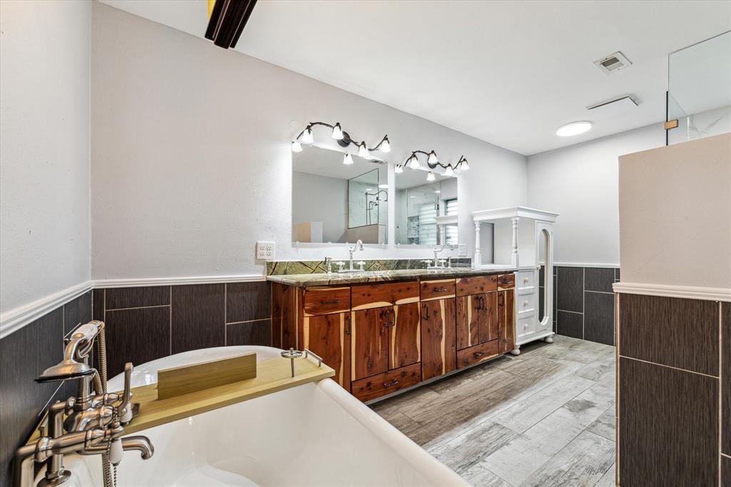 7515 Avenue E 1/2, Santa Fe, Texas image 9