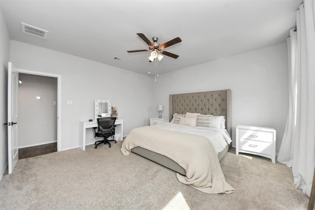 5426 Clover Blossom Lane, Katy, Texas image 9