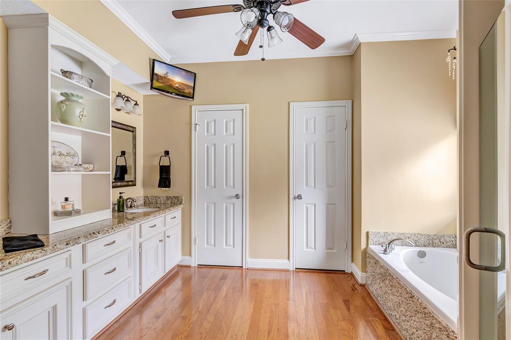 5810 Redwood River Drive, Kingwood, Texas image 15