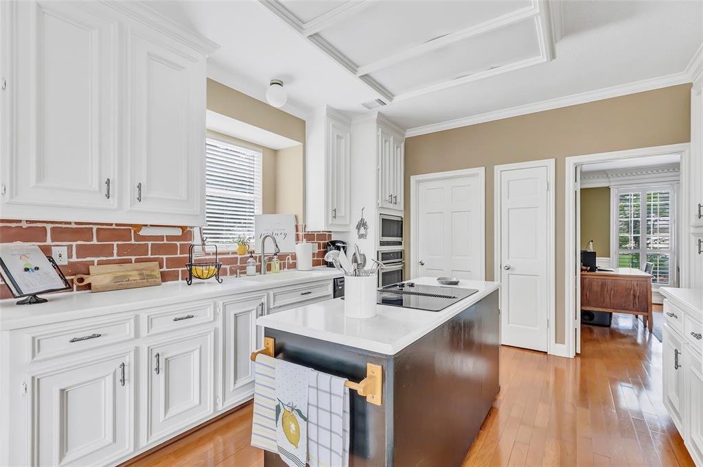 5810 Redwood River Drive, Kingwood, Texas image 12