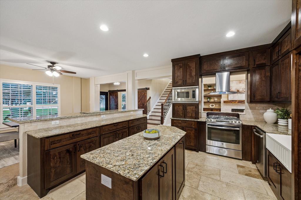 2714 W Trail Court