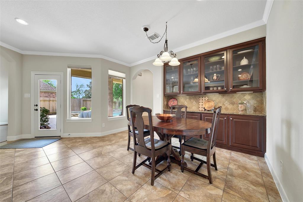 8230 Crescent Knolls Drive, Richmond, Texas image 18